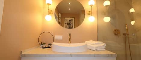 Departamento Deluxe, balcón | Baño