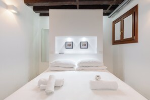 1 bedroom, iron/ironing board, internet, bed sheets - Venice, Ghetto, Campo della Maddalena, Rialto, near train station, Wi-Fi (Venezia)