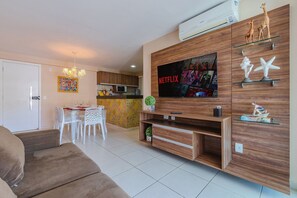 Basic Apartment | Living area