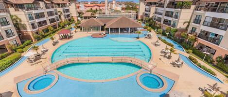 Basic Apartment | Pool