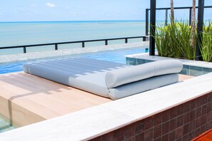 Luokittelematon kuva, 5 kautta 23, painike