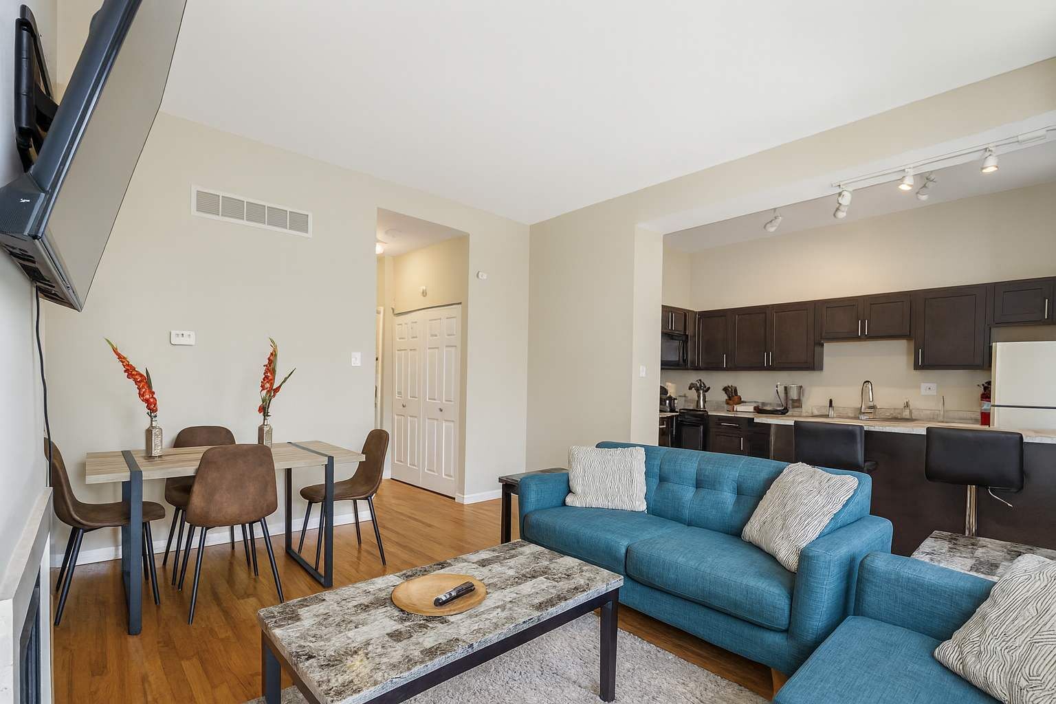 TV, fireplace, offices