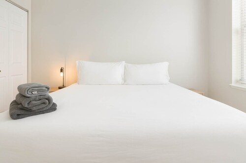 Spacious 2BR with Private Balcony · Walk to Soulard Eats & Entertainment