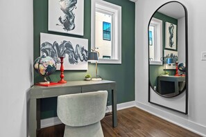 Interior - Sleeps 20: Views, HotTub, FirePit, Grill, Parking (Nashville)