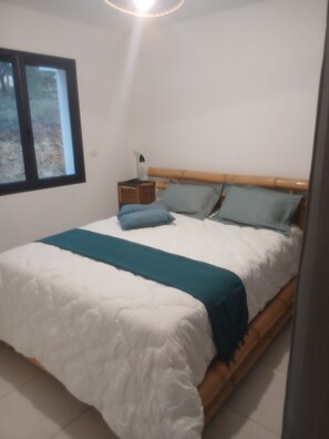 2 bedrooms, bed sheets - Detached house with SPA (Salernes)