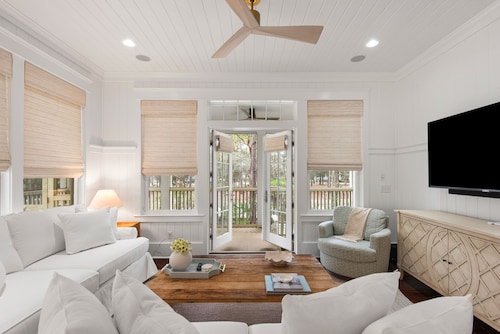 New Listing! 1 Block to Camp Watercolor! Golfcart & Bikes! Great Location!