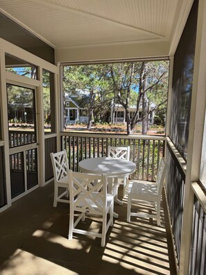 Unclassified image, 3 of 22, button - New Listing! Great Location! 5 Bed/5 Bath/Carriage/Golfcart/Bikes/Close to Camp! (Santa Rosa Beach)