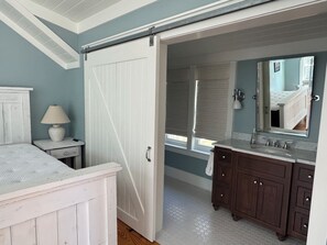 5 bedrooms, in-room safe, iron/ironing board, free WiFi - New Listing! Great Location! 5 Bed/5 Bath/Carriage/Golfcart/Bikes/Close to Camp! (Santa Rosa Beach)