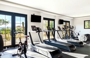 Fitness facility - Mavila Quivira condo & rooftop with sunset view! (Cabo San Lucas)