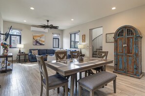 Dining - Mavila Quivira condo & rooftop with sunset view! (Cabo San Lucas)