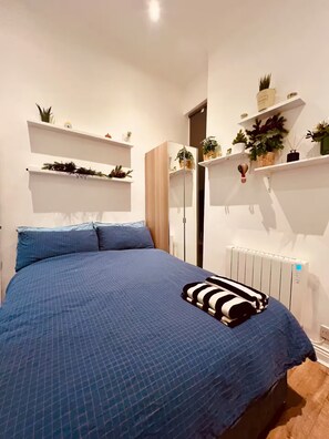 Uklassifisert bilde, 3 av 6, knapp