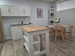 Dining - Modern Cozy Suite - Private Entrance (Edmonton)