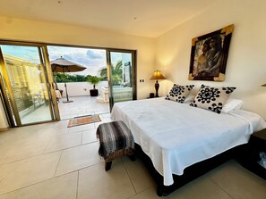 1 bedroom, iron/ironing board, Internet, bed sheets - Romantic 1-bedroom luxury suite with private rooftop and waterfall (Playa del Carmen)
