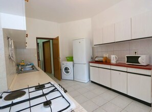 Apartment (Three Bedroom Apartment With Terrace ) | Private kitchen | Fridge - Comfort Apartments Delminium With Sea View (Novalja)