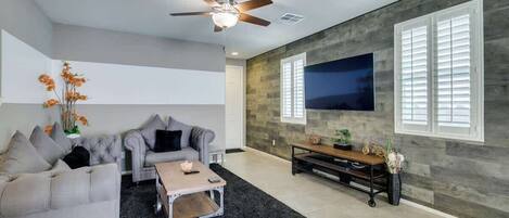 TV, studio
