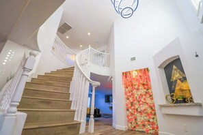 Interior - Swanky & Stunning (Las Vegas)
