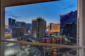 Interior - Strip View Balcony Suite (Las Vegas)