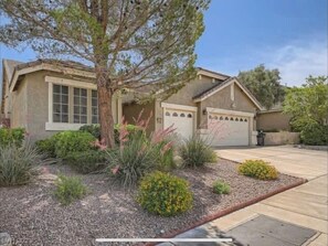 Exterior - Comfortable & Clean (Henderson)