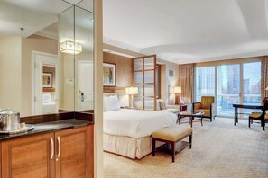 Iron/ironing board, WiFi, bed sheets - Signature Strip View Suite (Las Vegas)