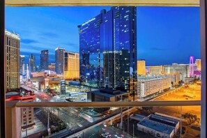 Interior - Signature Strip View Suite (Las Vegas)