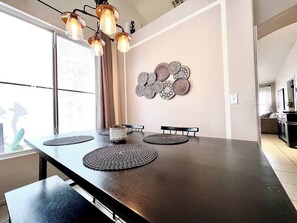Dining - Stylish Serenity - Gated! (Las Vegas)