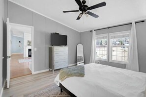 5 habitaciones, tabla de planchar con plancha, wifi y ropa de cama 