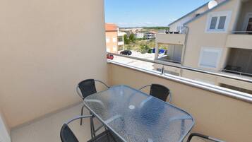 Apartment (Three Bedroom Apartment with Terrace) | Balcony