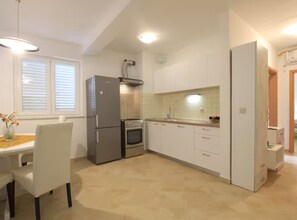 Departamento (One Bedroom Apartment with Terrace) | Cocina privada | Refrigerador 