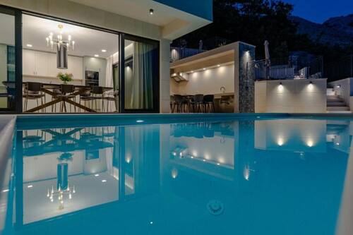Villa (Five bedroom Villa with pool) | Outdoor pool | Outdoor pool, pool umbrellas, pool loungers
