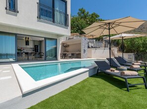 Vila (Five bedroom Villa with pool) | Fachada