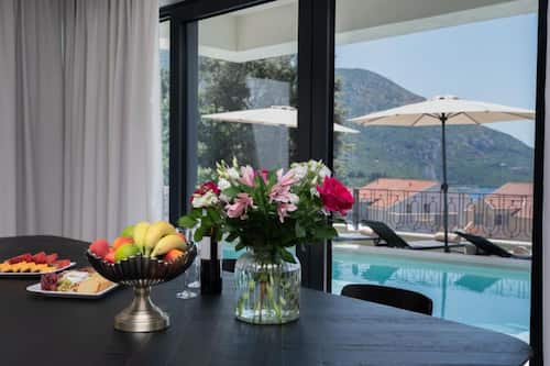 别墅 (Five bedroom Villa with pool) | 阳台
