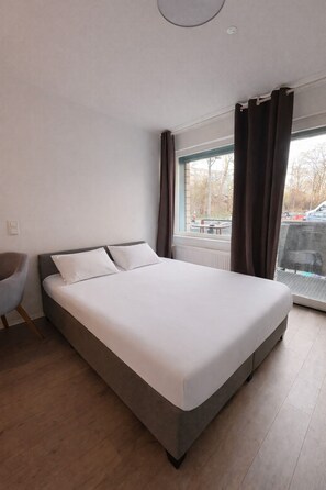 Unclassified image, 3 of 7, button - Vrbo Property (Köln)