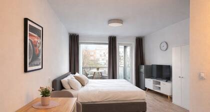 1A-Lage Aachener Str.: Cafés, Park und Stadt!