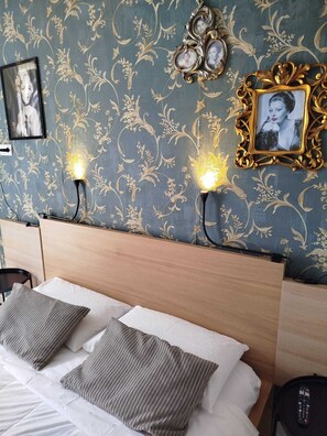 1 bedroom, free WiFi, bed sheets - Modern Room in the Heart of Faro - Ideal for Couples and Travelers (Faro)