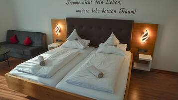 Comfort Double Room, Garden View | Hypo-allergenic bedding, desk, laptop workspace, free WiFi