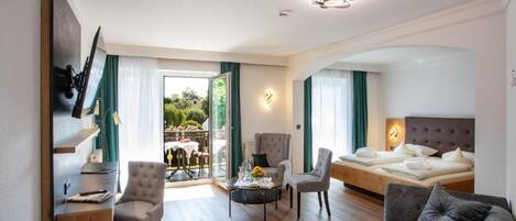 Comfort Studio Suite, Balcony, Garden View | Hypo-allergenic bedding, desk, laptop workspace, free WiFi