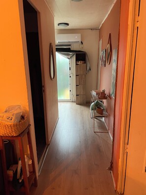 Unclassified image, 5 of 8, button