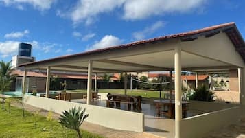 Tempat makan outdoor