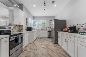 Private kitchen - Beach Bungalow w/ Pool & Hot Tub. Casinos nearby! (Biloxi)