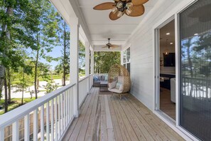 Terrace/patio - Seaside Serenity Boutique Home-Walk to beach! (Gulfport)