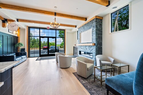Luna View | Top-Floor Water Views & Covered Patio in Sister Bay
