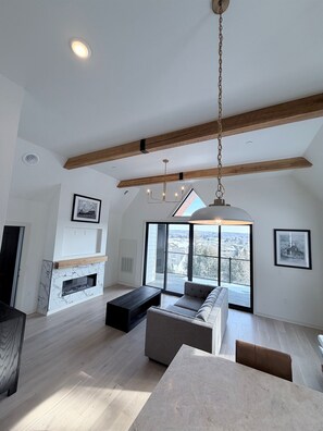 Living area - Luna View | Top-Floor Water Views & Covered Patio in Sister Bay (Sister Bay)