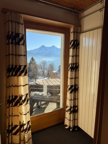Cozy vacation apartment in Chalet Heide with a wonderful view of the Alps - Beatenberg