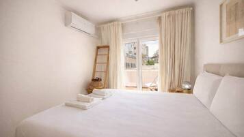 2 chambres, fer et planche à repasser, Wi-Fi gratuit, draps fournis