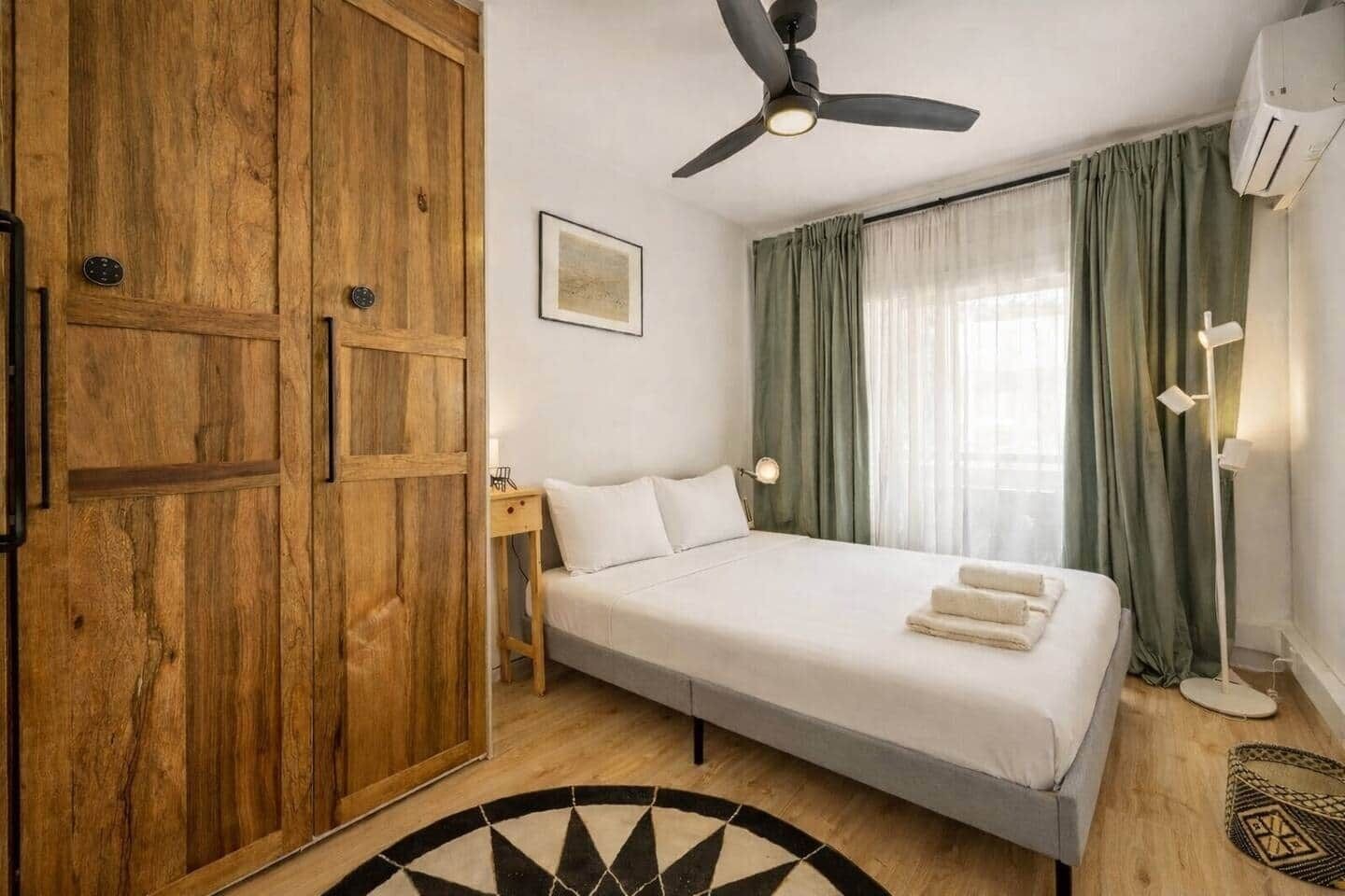 2 chambres, fer et planche à repasser, accès au Wi-Fi (inclus)