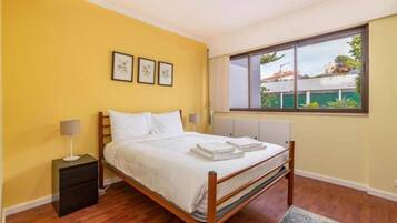 2 slaapkamers, een strijkplank/strijkijzer, wifi, beddengoed