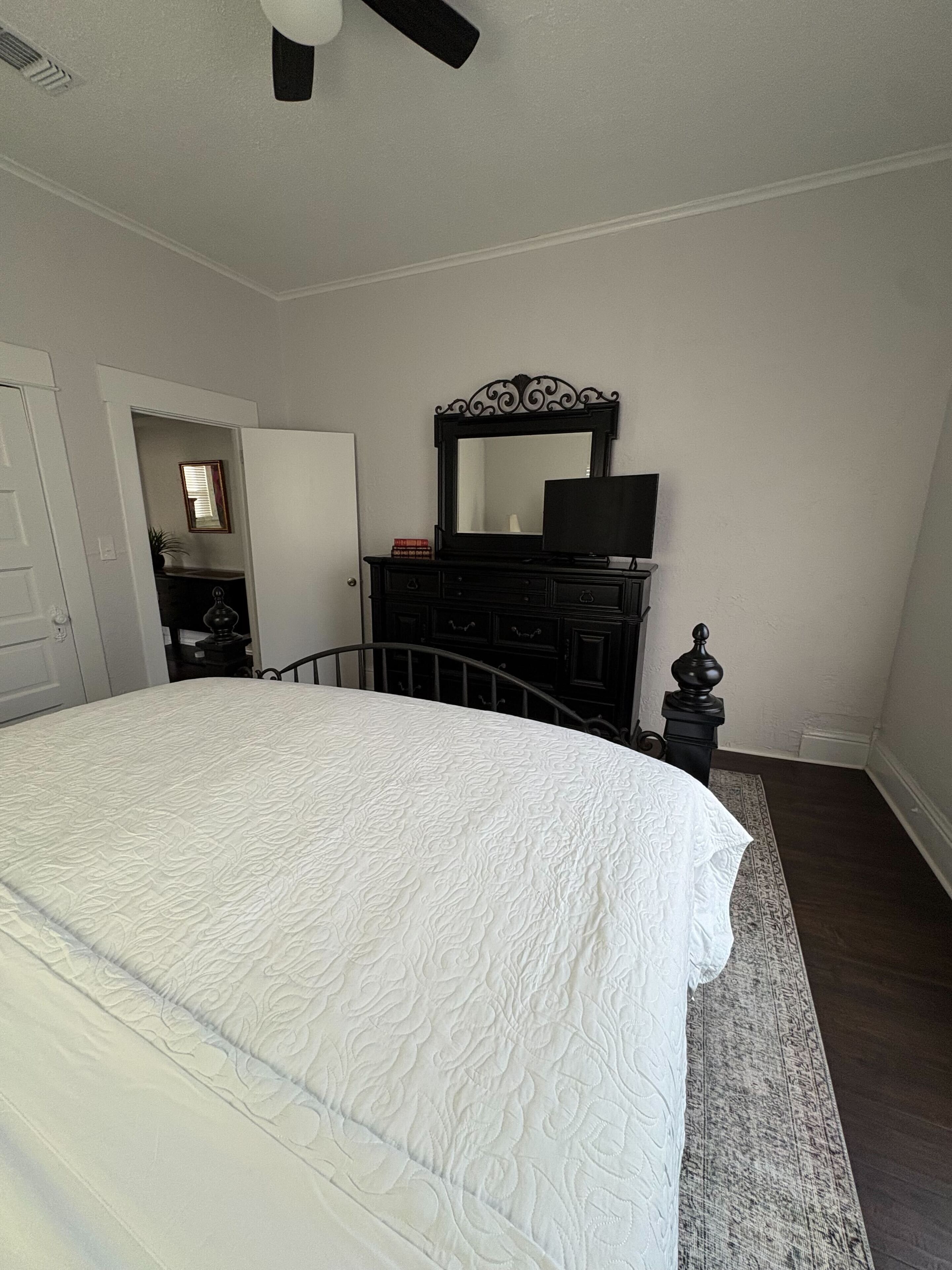 House | Iron/ironing board, free WiFi