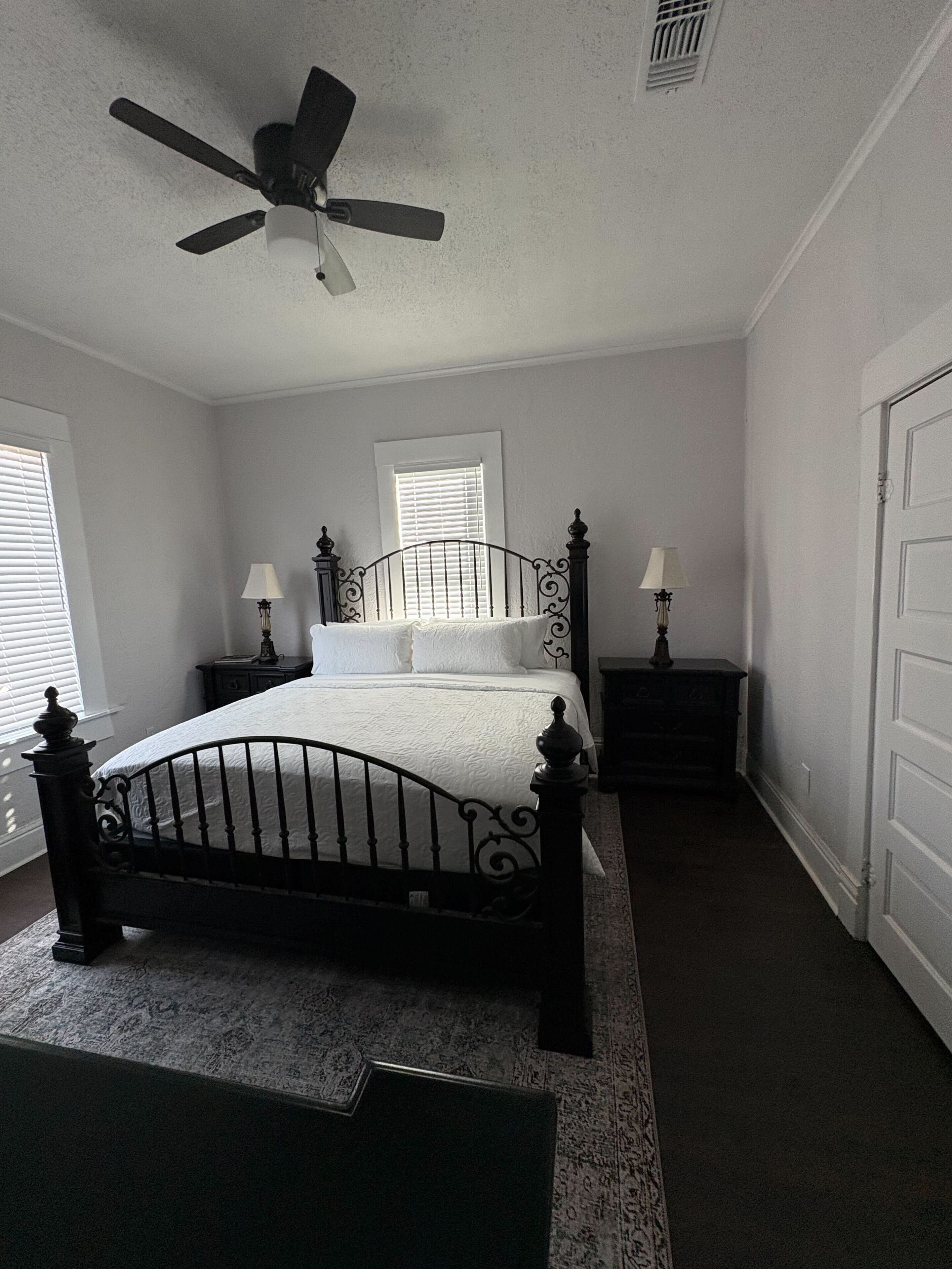 Huis | Een strijkplank/strijkijzer, gratis wifi