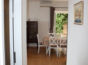 Dining - Three Bedroom Apartment with Sea View and Terrace (Dubrovnik)