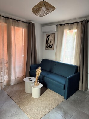 Living area - First floor apartment in Lecci, Corsica (Lecci)